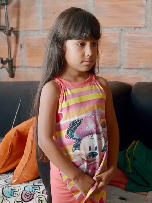 V0701089 Mujer fantasma se le apareció en el camino, pero ella descubrió esto part2