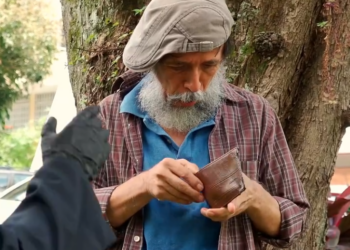 V0801165 Se vistió de estatua para descubrir el engaño de su esposa hasta que ocurrió lo menos esperado part2