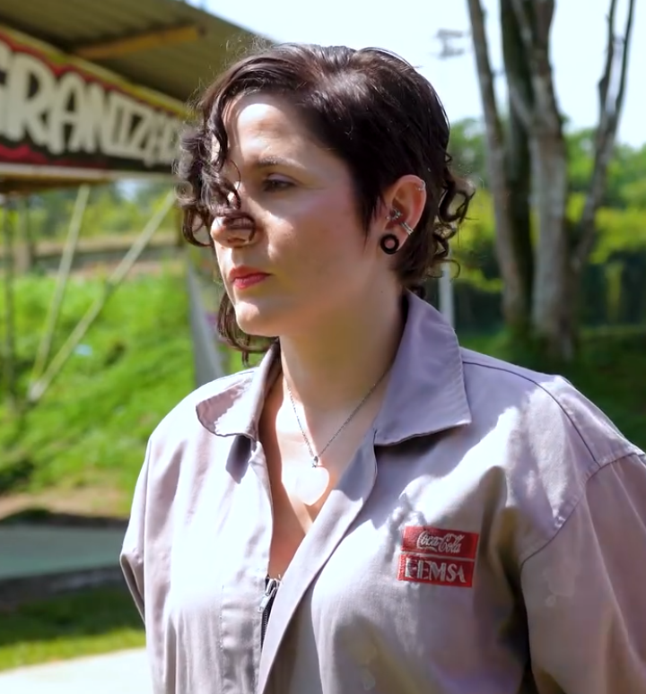 V0901100 Jefa descubre la verdad en entrevista de trabajo part2