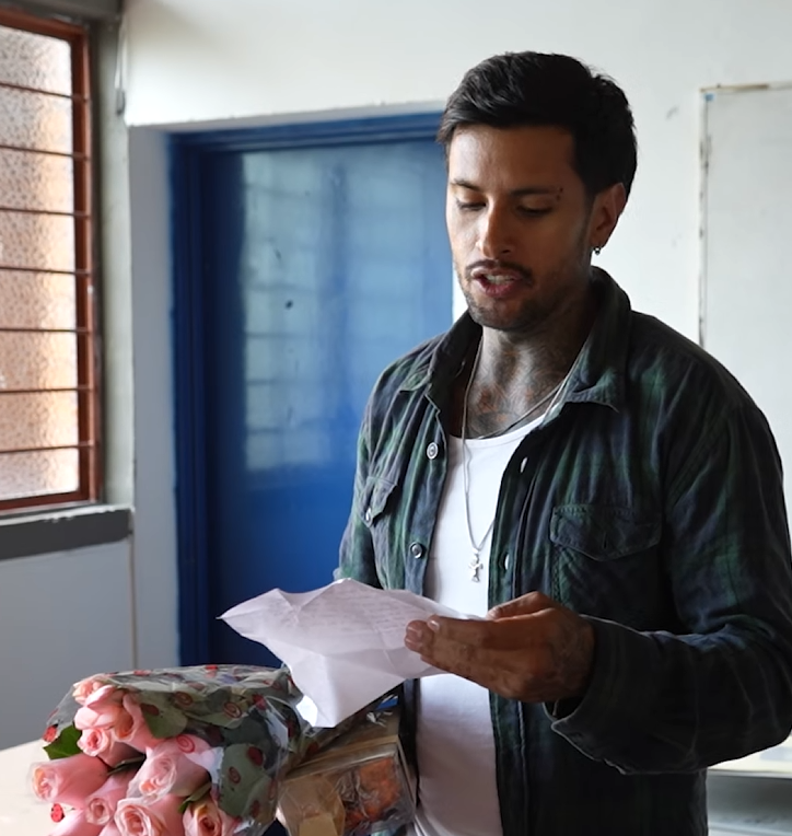 V1301100 Se mete al Baño con el chico lindo para que pensaran que eran pareja part2