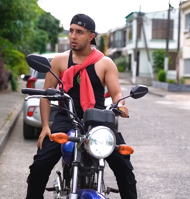 V0901121 Su madre le sacó la ropa de la casa, sin saber por lo que iba a pasar part2