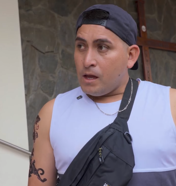 V1001034 Una desconocida se convirtio en su héroe haciedose pasar por su mejor amiga part2