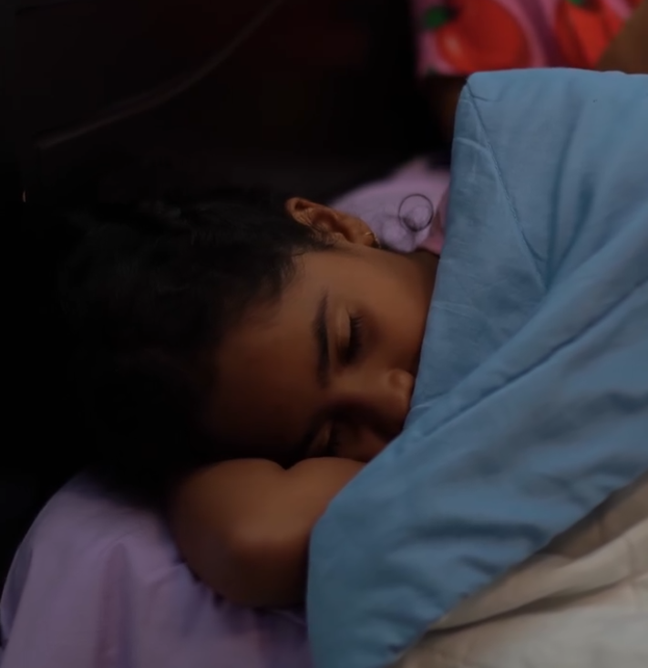 V2801127 Quiere que su hija luzca como la hija de la vecina part2