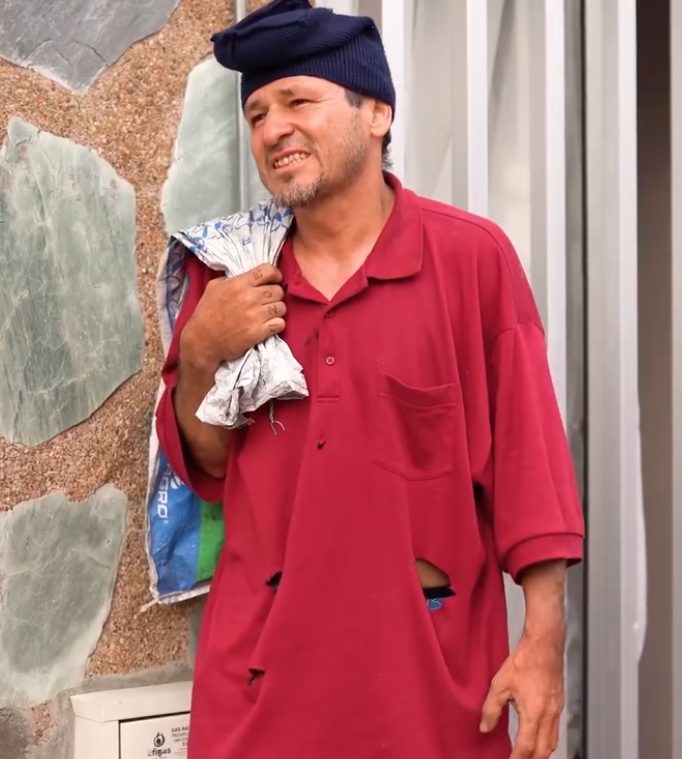 V2801186 Vagabundo espiaba a esta señorita sin imaginar porque razón part2