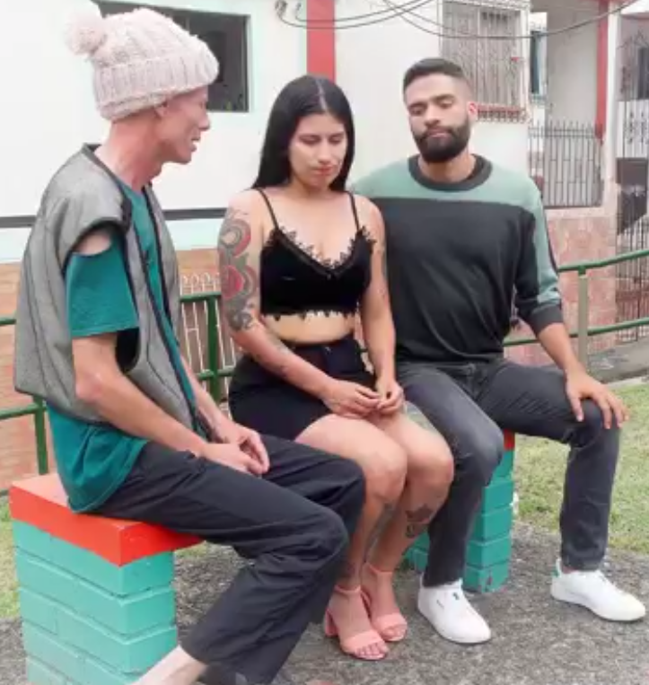 V2801236 Pensaba que era un vagabundo miron sin imaginar que era su padre que tanto la buscaba part2