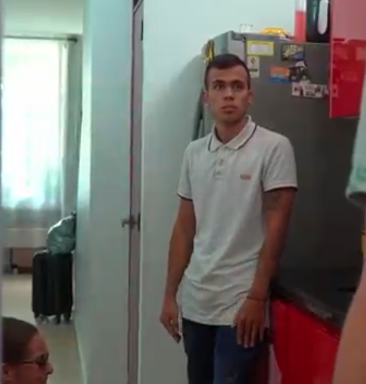 V2801062 De patitas en la calle los dejaron por deber la renta de su casa part2