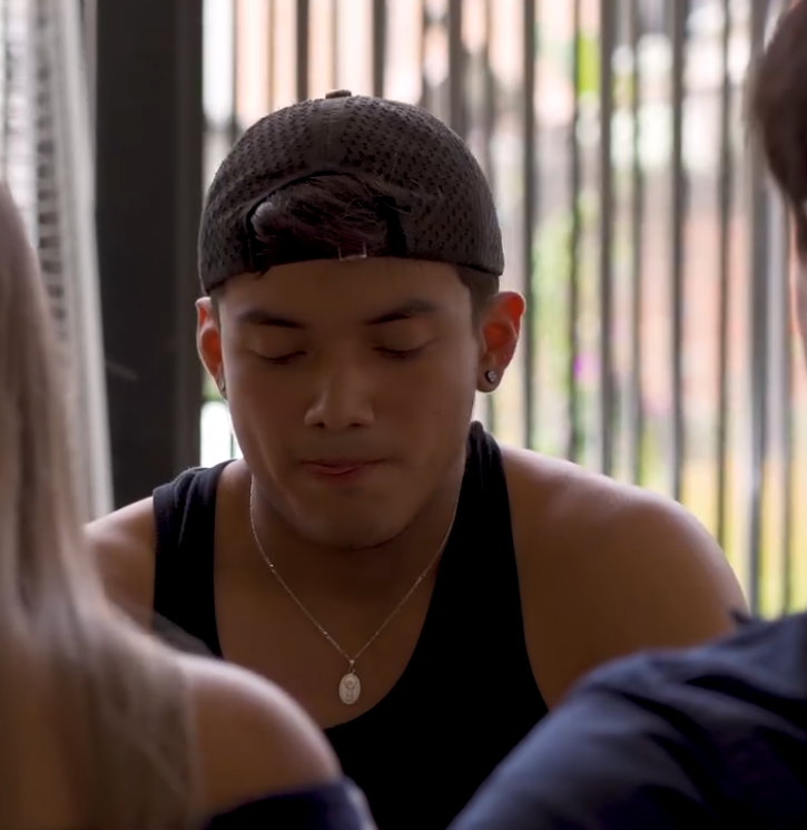 V1001094 Queria darle una sorpresa a su novia y el sorprendido fue él part2