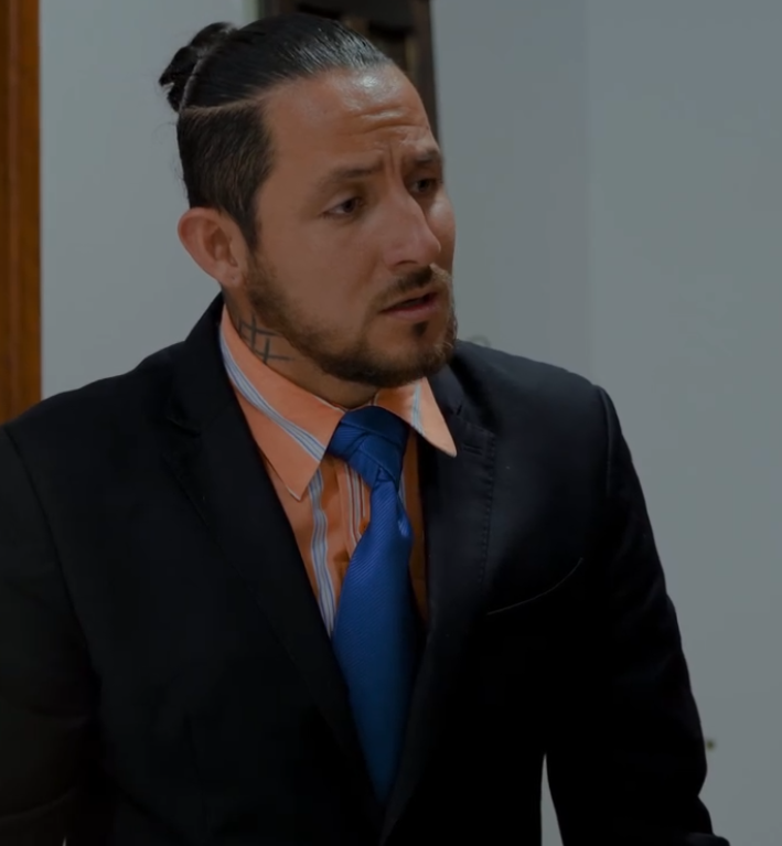 V1001097 Regresó de USA con su novia pero su padre no la acepto part2