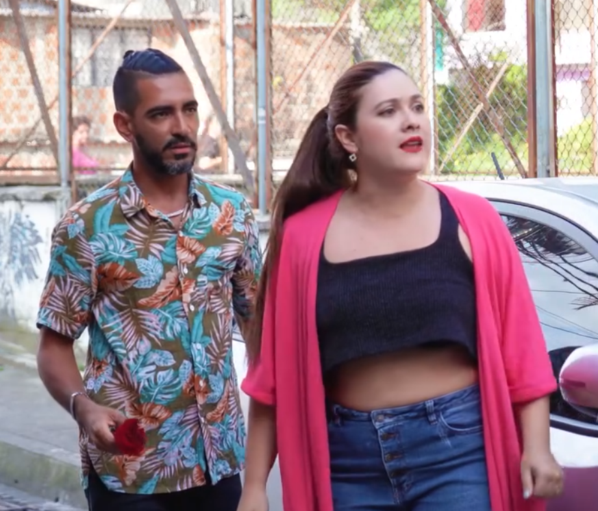 V2101054 De esta manera descubre su novia interesada y decidió hacer esto part2