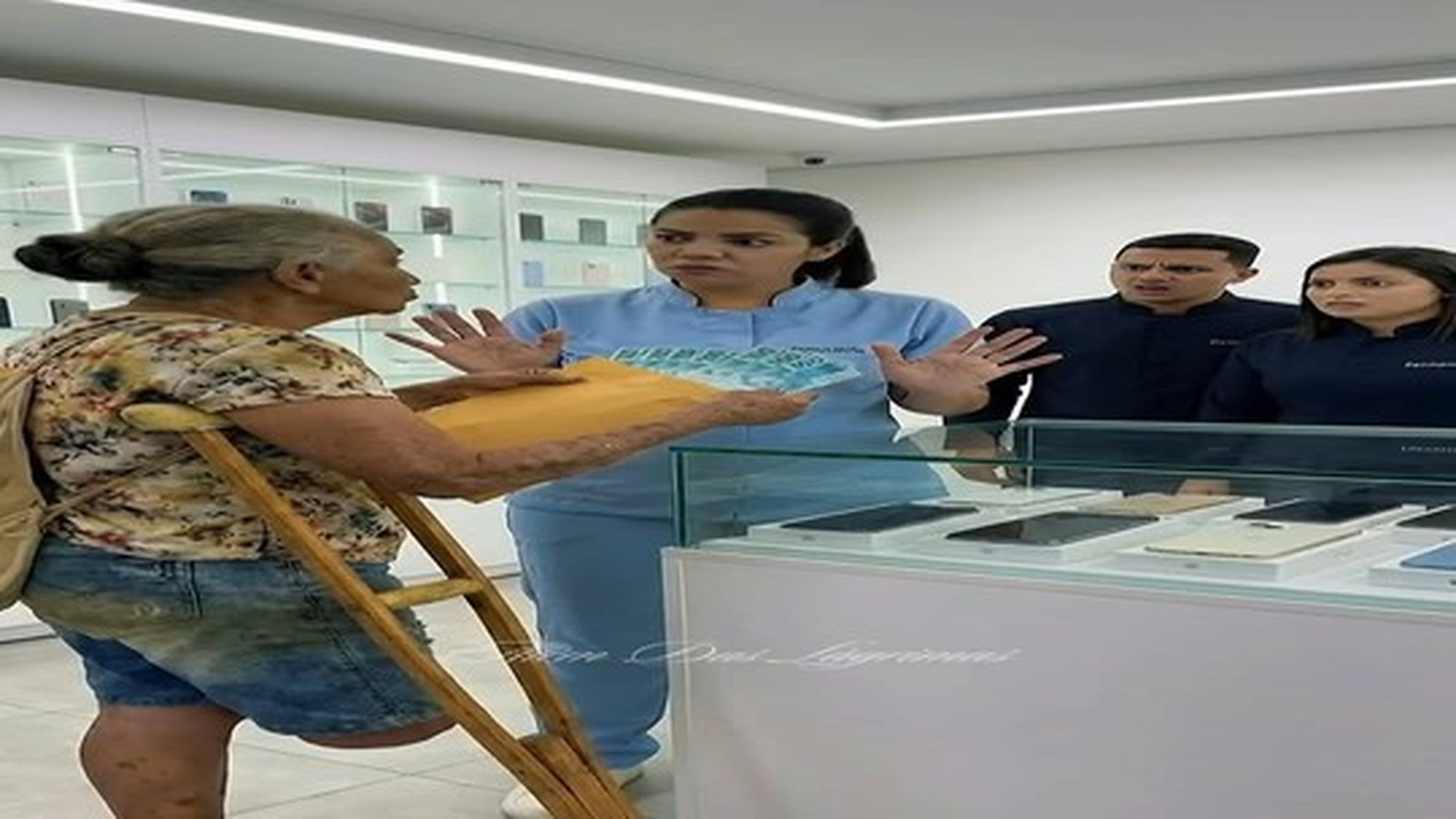 Parte 2 : V1806248 Quando o coração fala mais alto que a aparência #Reflita #respeito #compaixão #históriasreais Alem Lagrimas | Suspect & Expose TV