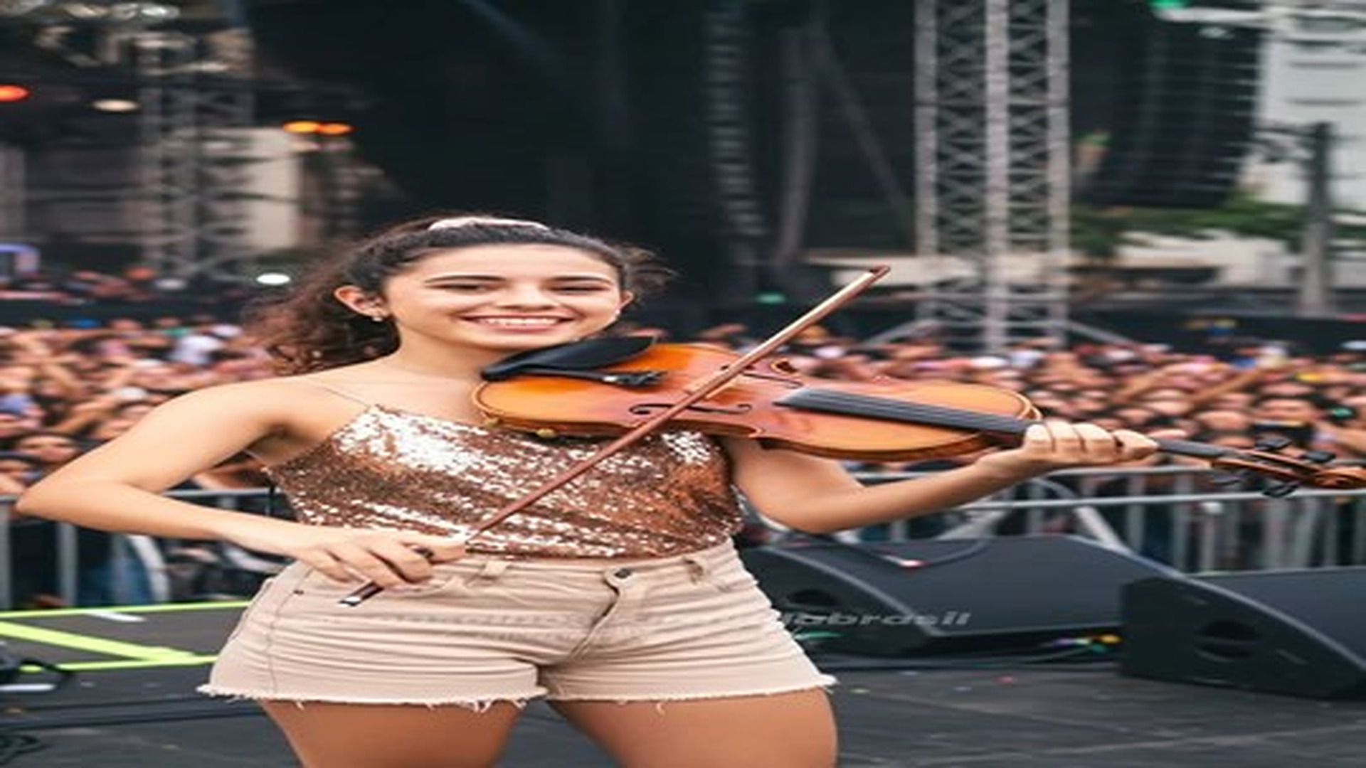 Parte 2 : V1007908_Tá achando que vai subir no palco com essa roupa | Báo Online Buổi Sáng67