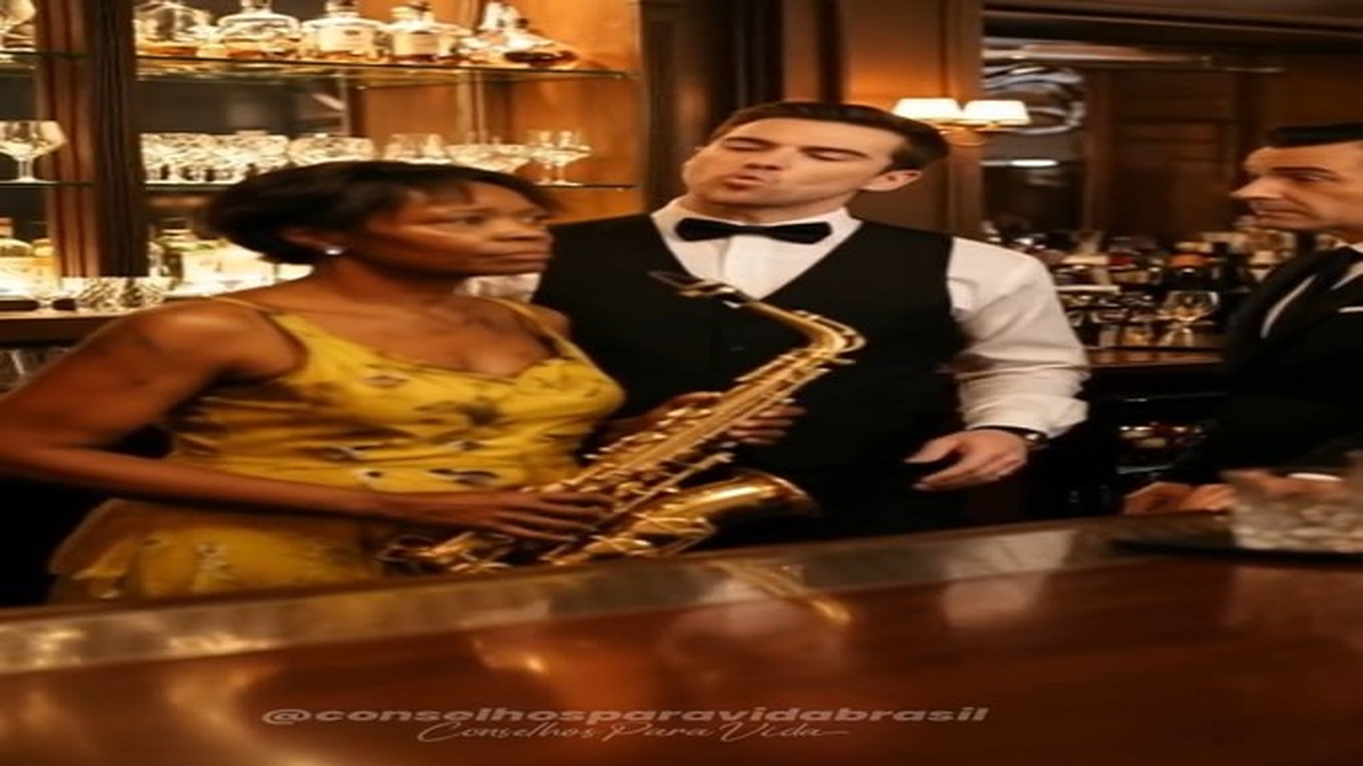 Parte 2 : V0607636 Ela pediu para cantar em troca de comida, mas foi isso que ouviu do garço | Cheater Watch USA