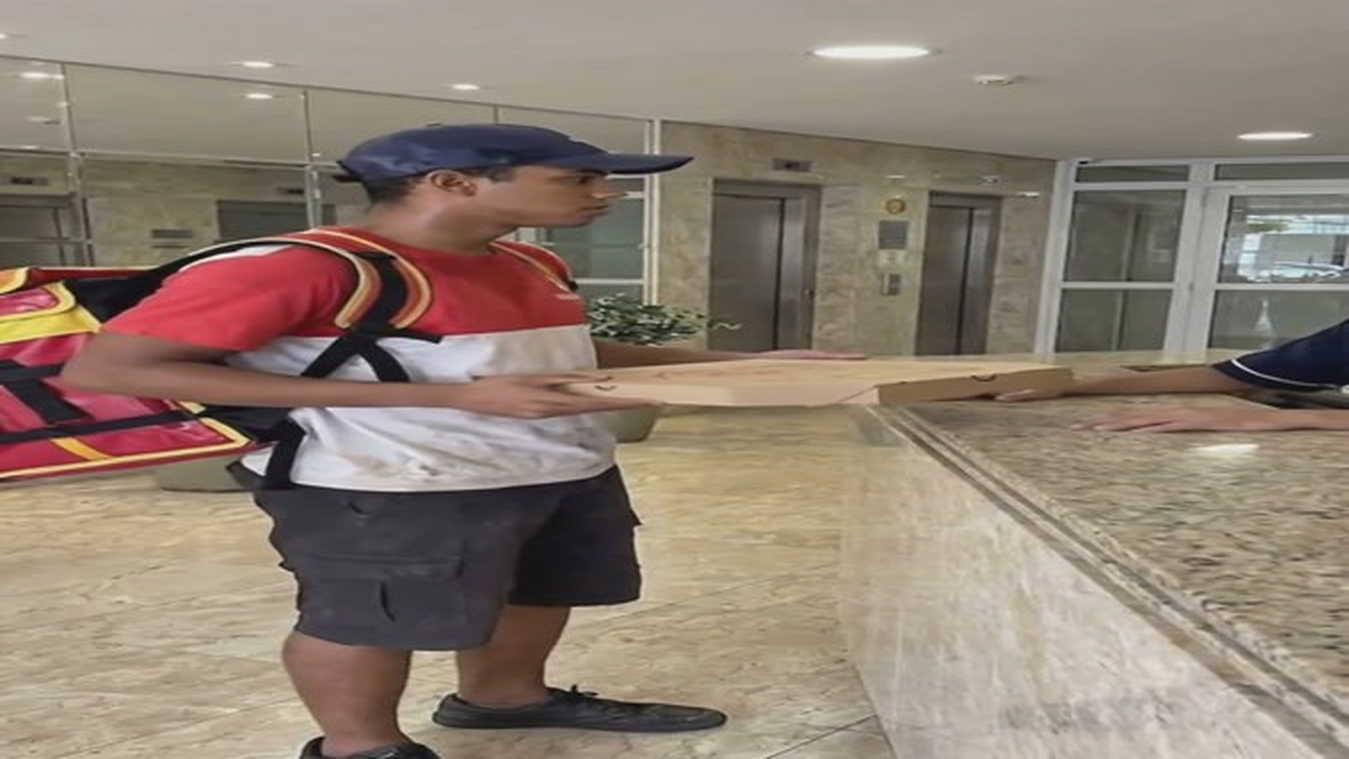 Parte 2 : V2607527 O CLIENTE RICO HUMILHOU O ENTREGADOR SEM SABER QUE ELE ERA O DONO DA RE | Suspect & Expose TV